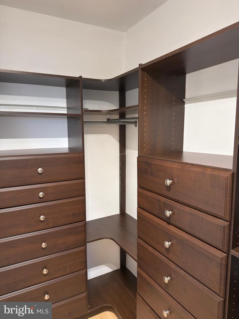 3310 WYNDHAM CIR #215, ALEXANDRIA, Virginia 22302, 2 Bedrooms Bedrooms, ,2 BathroomsBathrooms,Residential,For sale,3310 WYNDHAM CIR #215,VAAX2052248 MLS # VAAX2052248 3310 WYNDHAM CIR #215, ALEXANDRIA, Virginia 22302, 2 Bedrooms Bedrooms, ,2 BathroomsBathrooms,Residential,For sale,3310 WYNDHAM CIR #215,VAAX2052248 MLS # VAAX2052248