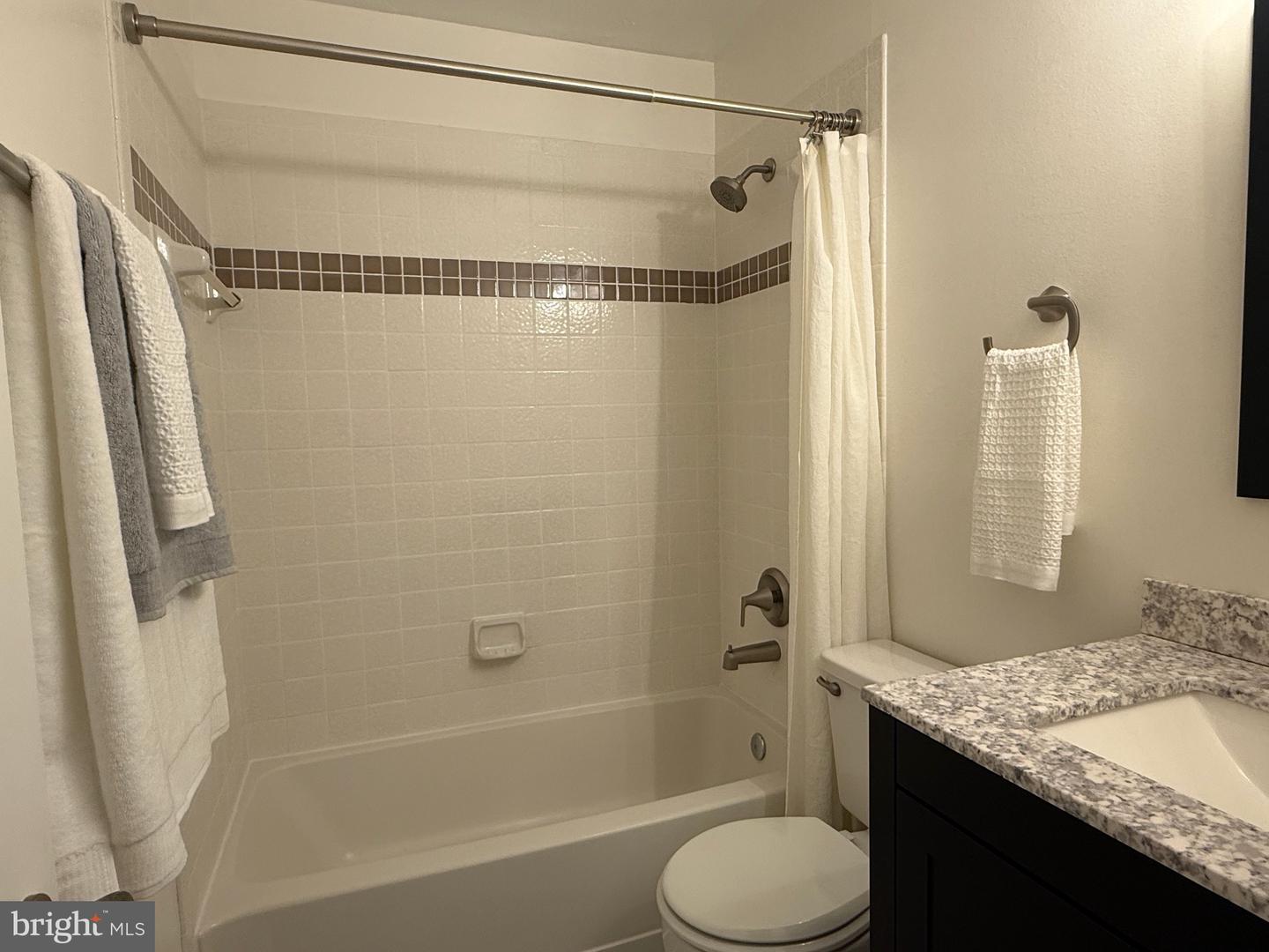 3310 WYNDHAM CIR #215, ALEXANDRIA, Virginia 22302, 2 Bedrooms Bedrooms, ,2 BathroomsBathrooms,Residential,For sale,3310 WYNDHAM CIR #215,VAAX2052248 MLS # VAAX2052248 3310 WYNDHAM CIR #215, ALEXANDRIA, Virginia 22302, 2 Bedrooms Bedrooms, ,2 BathroomsBathrooms,Residential,For sale,3310 WYNDHAM CIR #215,VAAX2052248 MLS # VAAX2052248