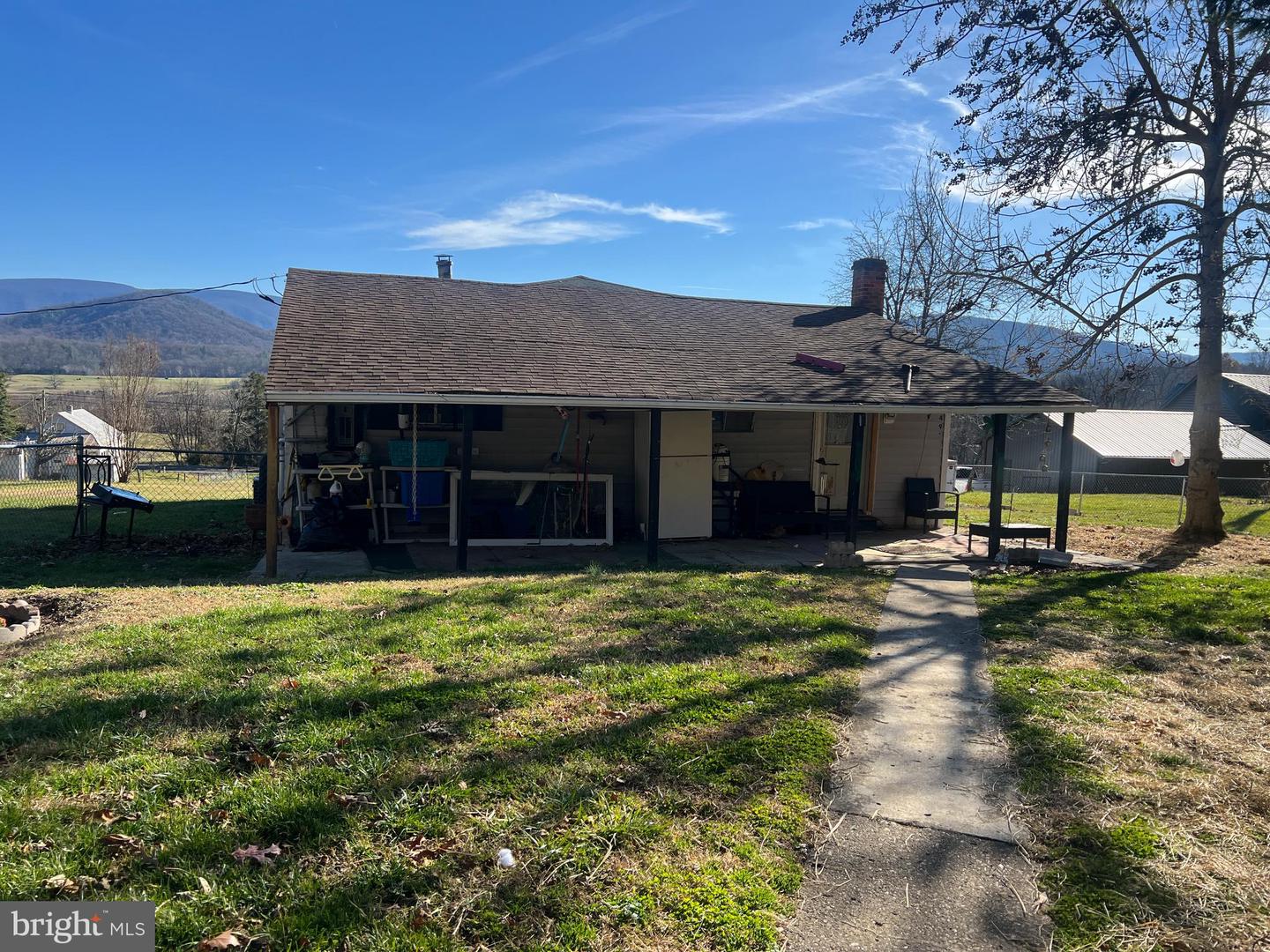 4493 STONEWALL JACKSON HWY, BENTONVILLE, Virginia 22610, 3 Bedrooms Bedrooms, ,1 BathroomBathrooms,Residential,For sale,4493 STONEWALL JACKSON HWY,VAWR2012928 MLS # VAWR2012928