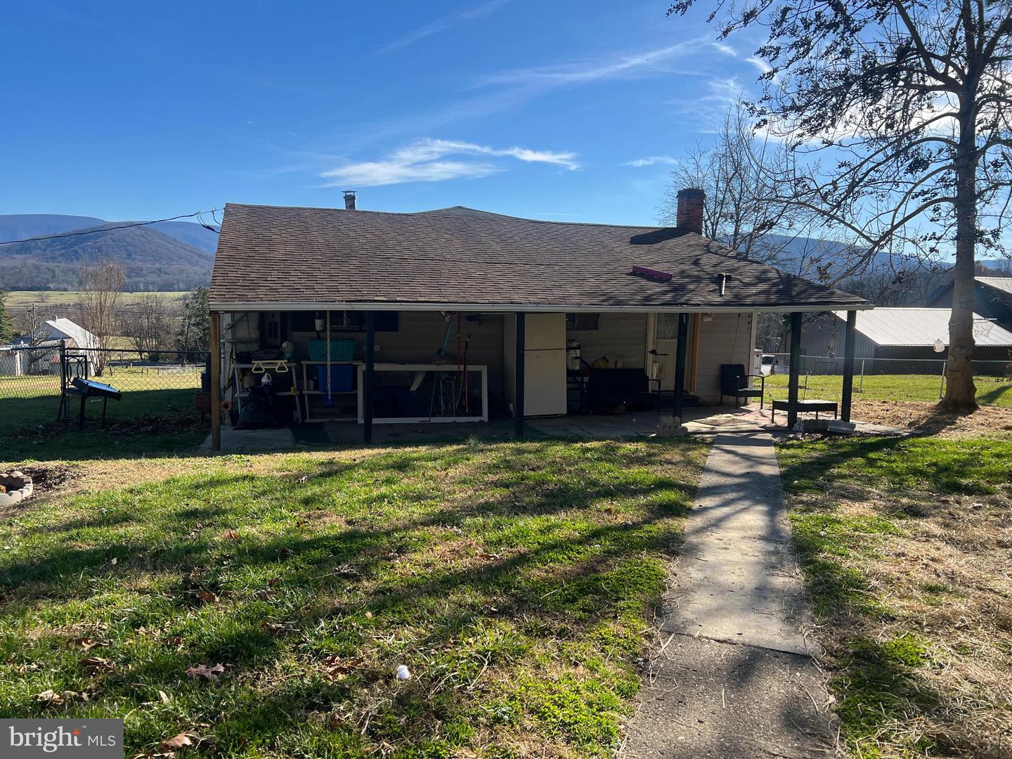 4493 STONEWALL JACKSON HWY, BENTONVILLE, Virginia 22610, 3 Bedrooms Bedrooms, ,1 BathroomBathrooms,Residential,For sale,4493 STONEWALL JACKSON HWY,VAWR2012928 MLS # VAWR2012928