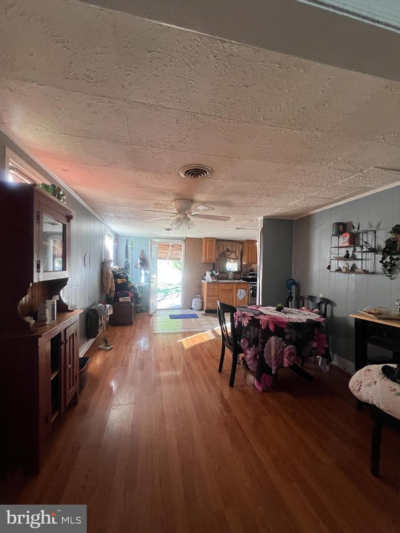 4493 STONEWALL JACKSON HWY, BENTONVILLE, Virginia 22610, 3 Bedrooms Bedrooms, ,1 BathroomBathrooms,Residential,For sale,4493 STONEWALL JACKSON HWY,VAWR2012928 MLS # VAWR2012928