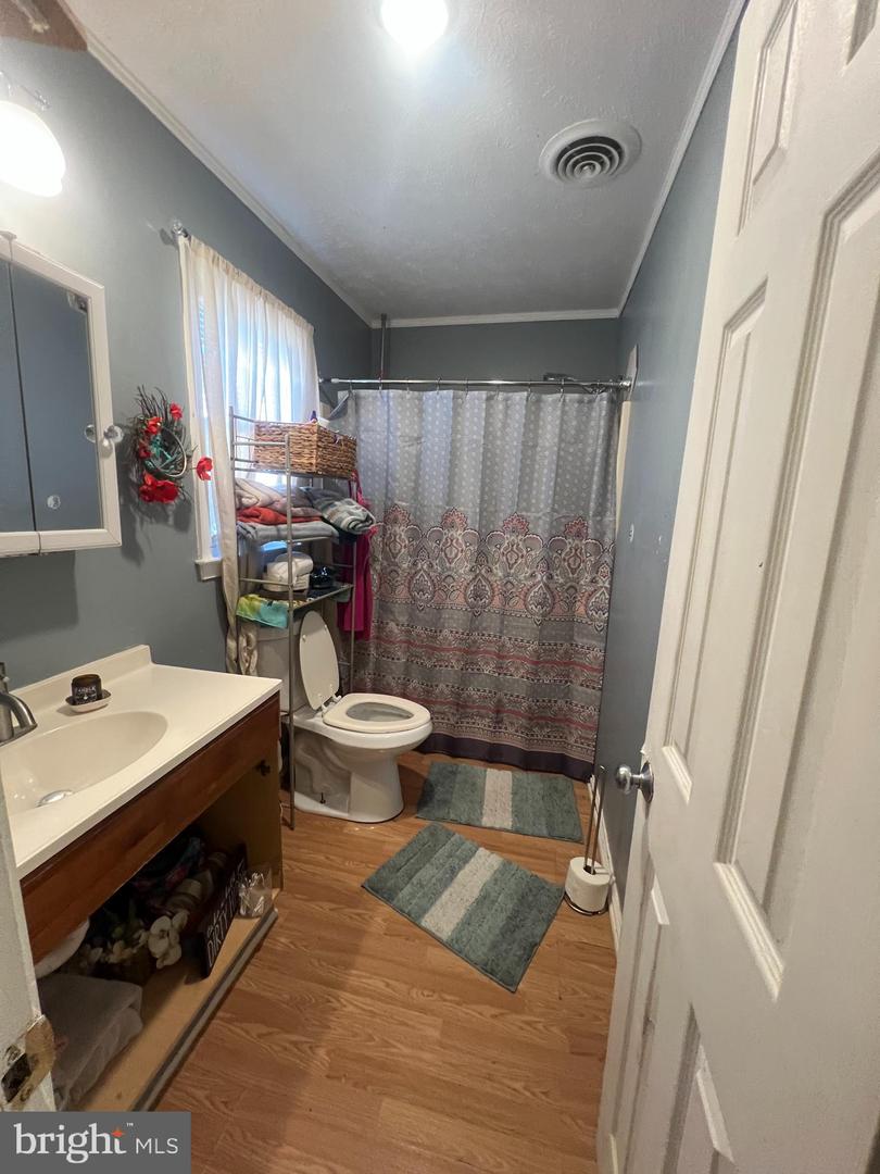 4493 STONEWALL JACKSON HWY, BENTONVILLE, Virginia 22610, 3 Bedrooms Bedrooms, ,1 BathroomBathrooms,Residential,For sale,4493 STONEWALL JACKSON HWY,VAWR2012928 MLS # VAWR2012928