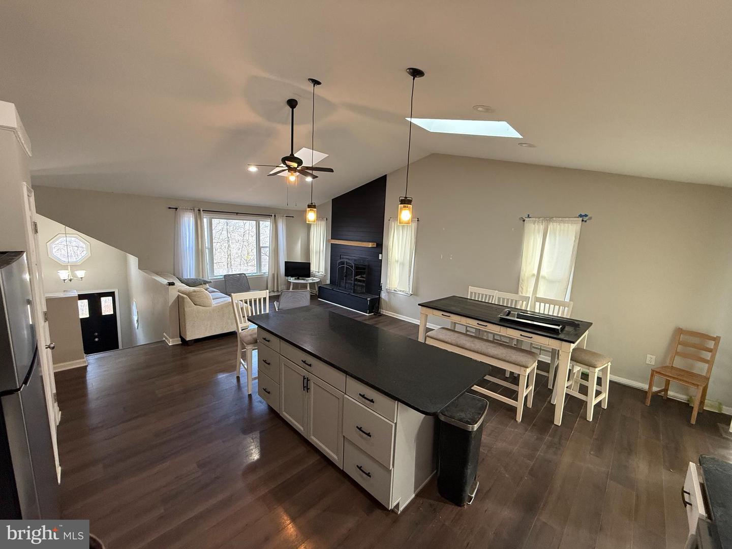 1220 LAKEVIEW DR, CROSS JUNCTION, Virginia 22625, 5 Bedrooms Bedrooms, ,2 BathroomsBathrooms,Residential,For sale,1220 LAKEVIEW DR,VAFV2038364 MLS # VAFV2038364