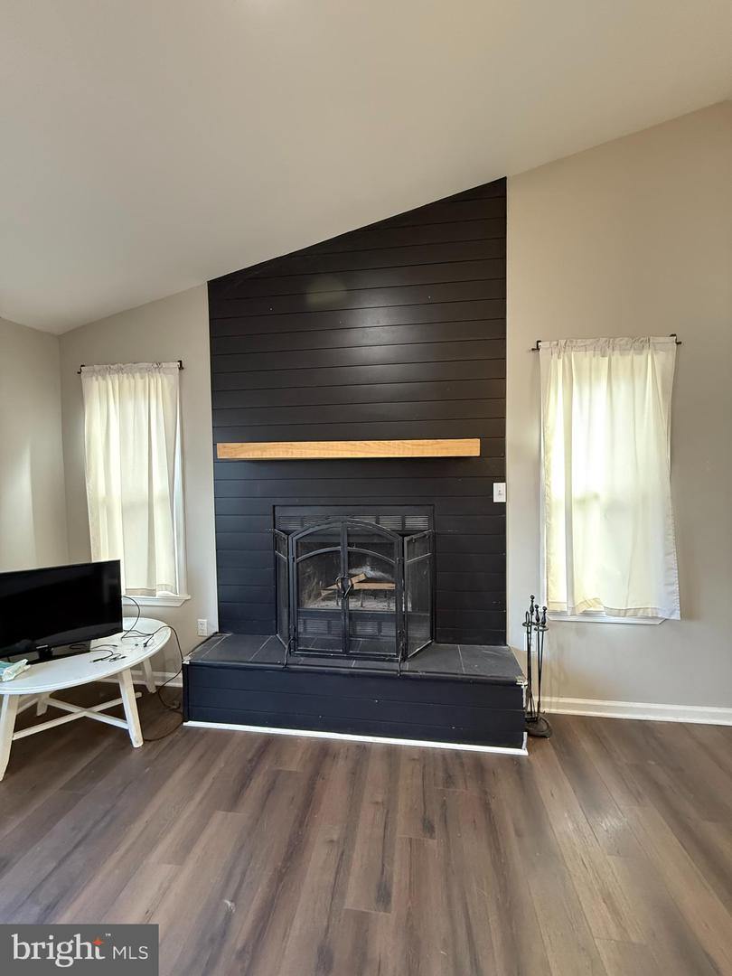 1220 LAKEVIEW DR, CROSS JUNCTION, Virginia 22625, 5 Bedrooms Bedrooms, ,2 BathroomsBathrooms,Residential,For sale,1220 LAKEVIEW DR,VAFV2038364 MLS # VAFV2038364