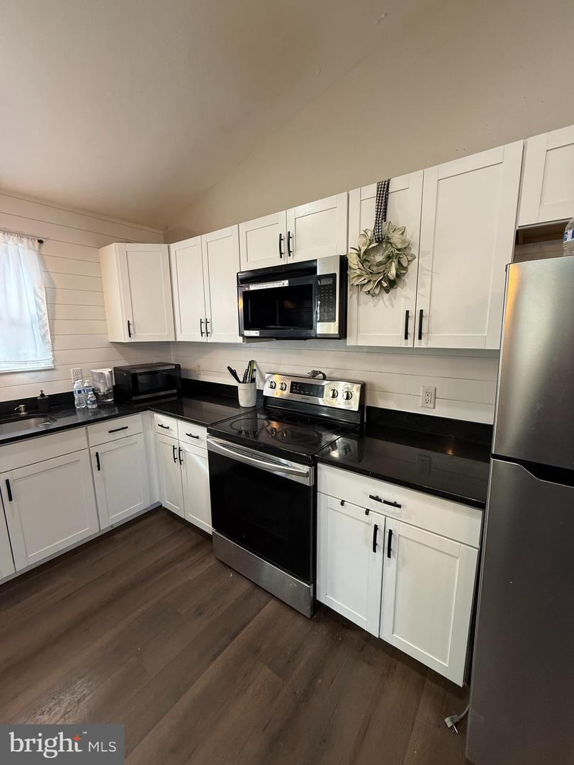 1220 LAKEVIEW DR, CROSS JUNCTION, Virginia 22625, 5 Bedrooms Bedrooms, ,2 BathroomsBathrooms,Residential,For sale,1220 LAKEVIEW DR,VAFV2038364 MLS # VAFV2038364