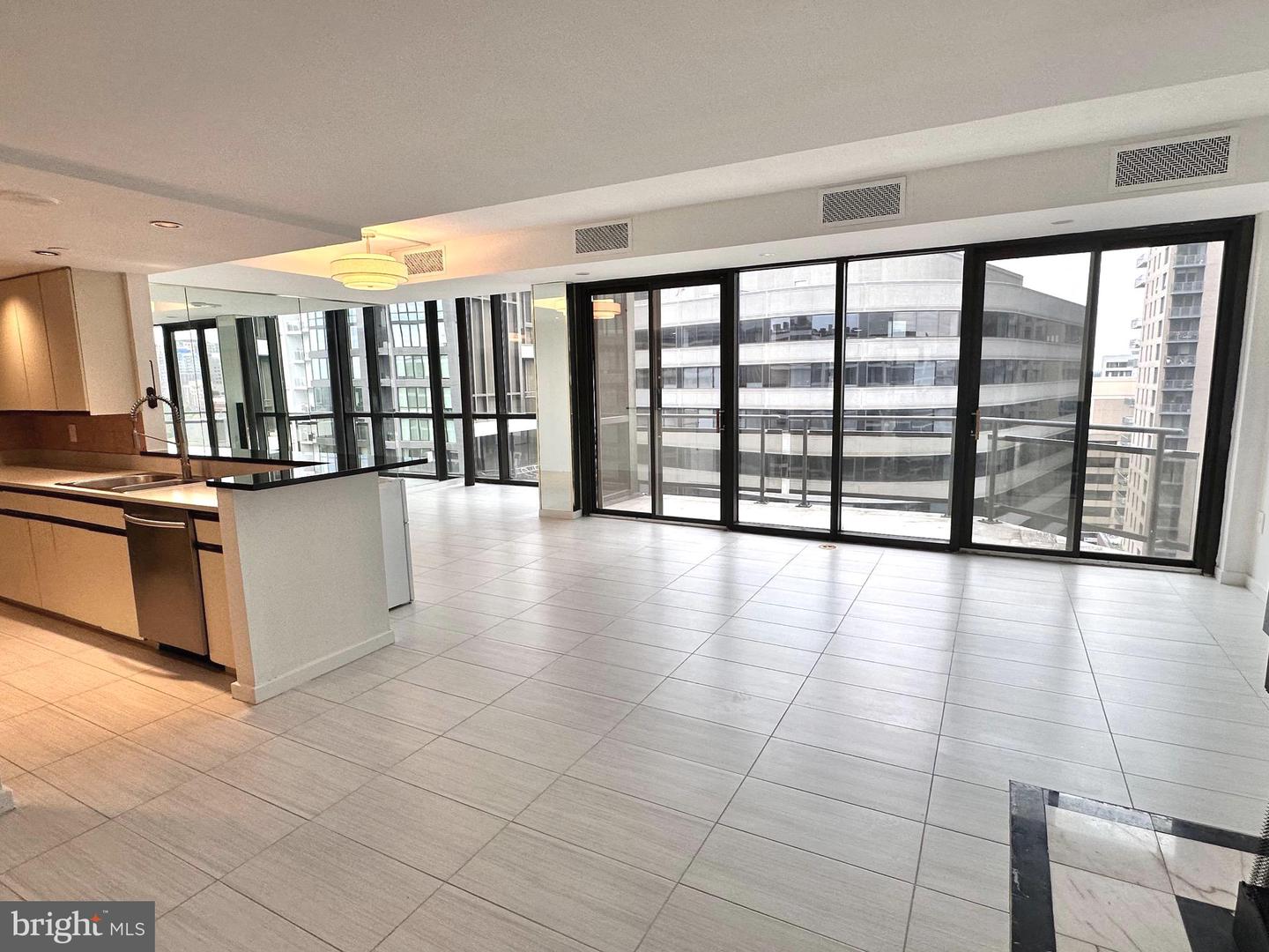 1530 KEY BLVD #1321, ARLINGTON, Virginia 22209, 2 Bedrooms Bedrooms, ,2 BathroomsBathrooms,Residential,For sale,1530 KEY BLVD #1321,VAAR2066680 MLS # VAAR2066680 1530 KEY BLVD #1321, ARLINGTON, Virginia 22209, 2 Bedrooms Bedrooms, ,2 BathroomsBathrooms,Residential,For sale,1530 KEY BLVD #1321,VAAR2066680 MLS # VAAR2066680