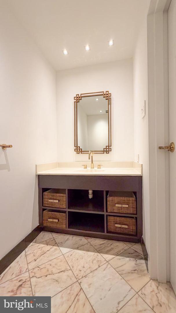 1530 KEY BLVD #1321, ARLINGTON, Virginia 22209, 2 Bedrooms Bedrooms, ,2 BathroomsBathrooms,Residential,For sale,1530 KEY BLVD #1321,VAAR2066680 MLS # VAAR2066680 1530 KEY BLVD #1321, ARLINGTON, Virginia 22209, 2 Bedrooms Bedrooms, ,2 BathroomsBathrooms,Residential,For sale,1530 KEY BLVD #1321,VAAR2066680 MLS # VAAR2066680