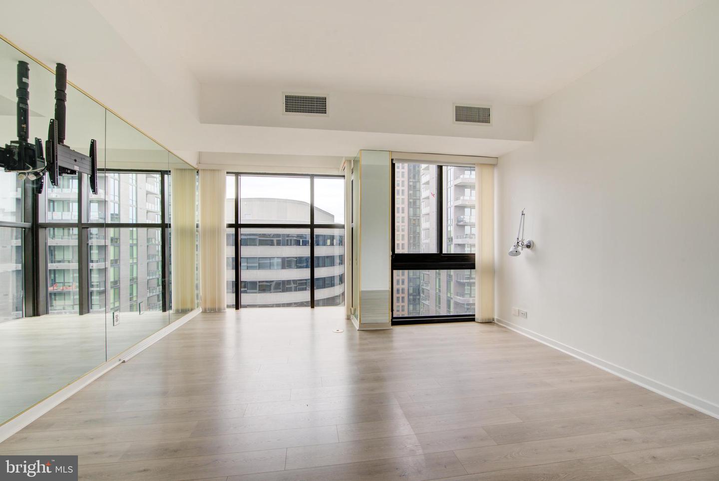 1530 KEY BLVD #1321, ARLINGTON, Virginia 22209, 2 Bedrooms Bedrooms, ,2 BathroomsBathrooms,Residential,For sale,1530 KEY BLVD #1321,VAAR2066680 MLS # VAAR2066680 1530 KEY BLVD #1321, ARLINGTON, Virginia 22209, 2 Bedrooms Bedrooms, ,2 BathroomsBathrooms,Residential,For sale,1530 KEY BLVD #1321,VAAR2066680 MLS # VAAR2066680