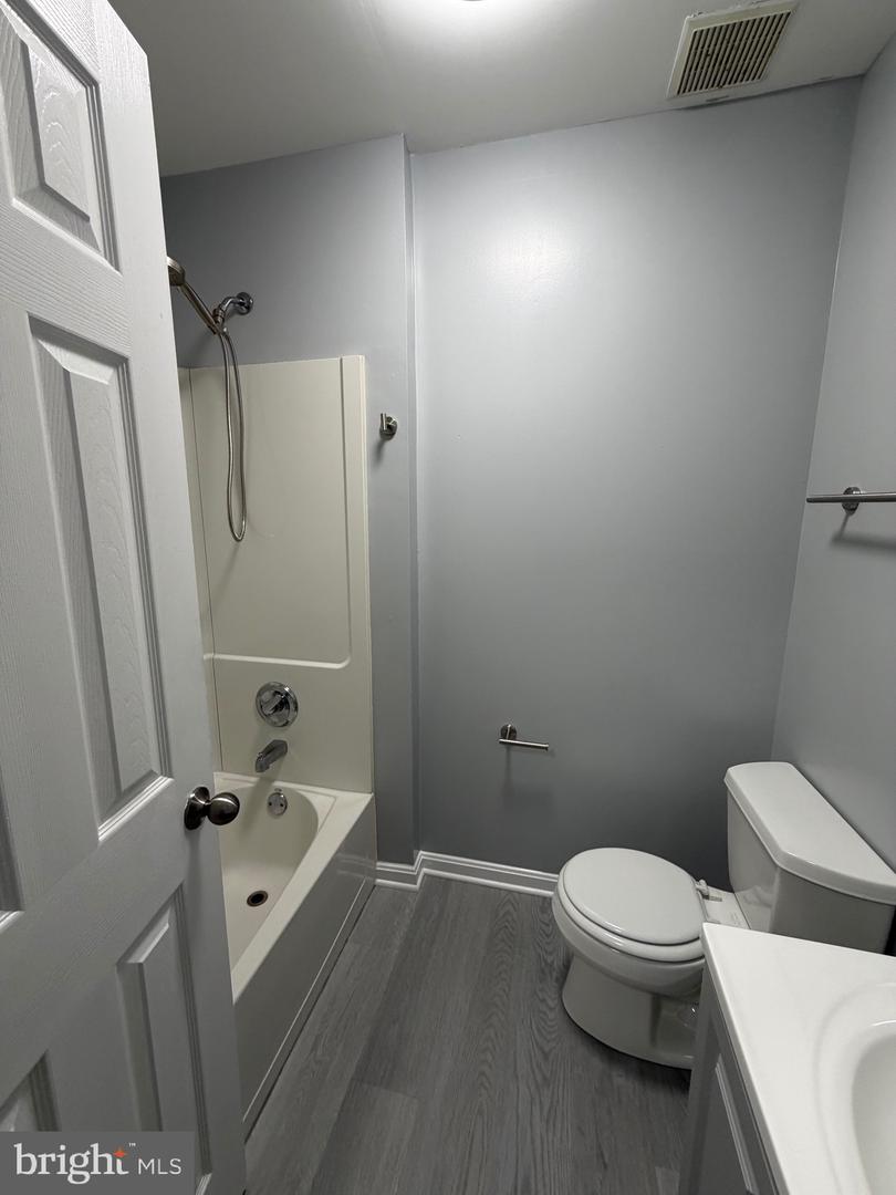 9053 TWO BAYS RD, LORTON, Virginia 22079, 4 Bedrooms Bedrooms, ,3 BathroomsBathrooms,Residential,For sale,9053 TWO BAYS RD,VAFX2281898 MLS # VAFX2281898