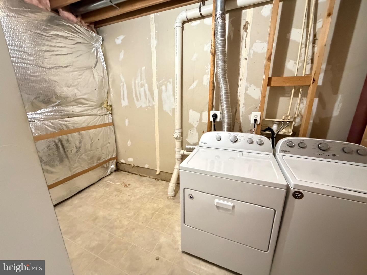 9053 TWO BAYS RD, LORTON, Virginia 22079, 4 Bedrooms Bedrooms, ,3 BathroomsBathrooms,Residential,For sale,9053 TWO BAYS RD,VAFX2281898 MLS # VAFX2281898