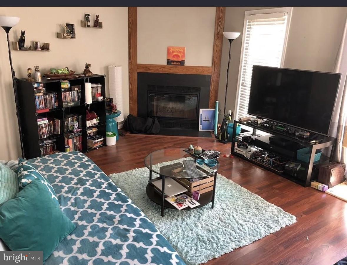 11186 SILENTWOOD LN, RESTON, Virginia 20191, 2 Bedrooms Bedrooms, 7 Rooms Rooms,2 BathroomsBathrooms,Residential,For sale,11186 SILENTWOOD LN,VAFX2281924 MLS # VAFX2281924 11186 SILENTWOOD LN, RESTON, Virginia 20191, 2 Bedrooms Bedrooms, 7 Rooms Rooms,2 BathroomsBathrooms,Residential,For sale,11186 SILENTWOOD LN,VAFX2281924 MLS # VAFX2281924