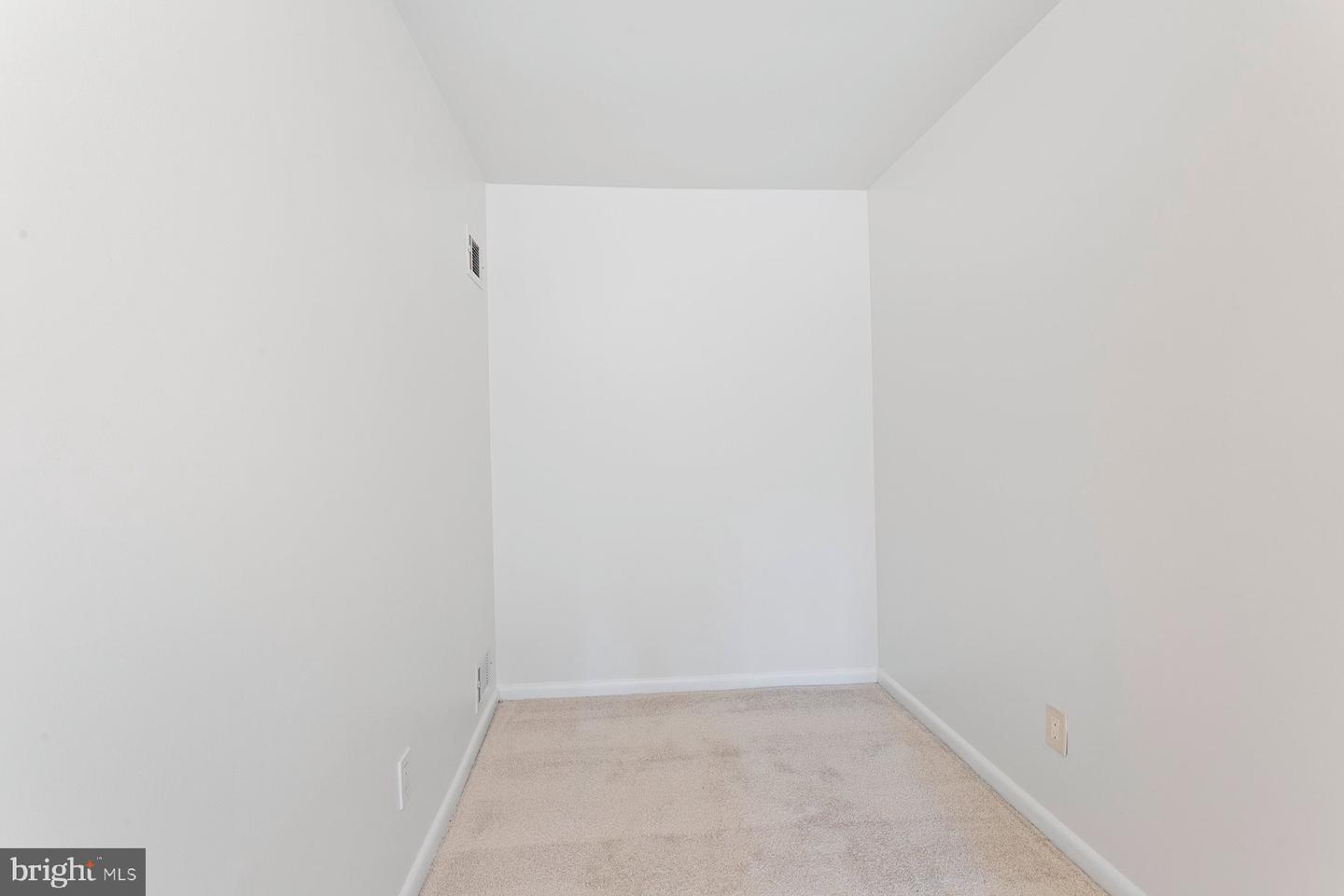11611 VANTAGE HILL RD #1A, RESTON, Virginia 20190, 1 Bedroom Bedrooms, ,1 BathroomBathrooms,Residential,For sale,11611 VANTAGE HILL RD #1A,VAFX2281970 MLS # VAFX2281970 11611 VANTAGE HILL RD #1A, RESTON, Virginia 20190, 1 Bedroom Bedrooms, ,1 BathroomBathrooms,Residential,For sale,11611 VANTAGE HILL RD #1A,VAFX2281970 MLS # VAFX2281970
