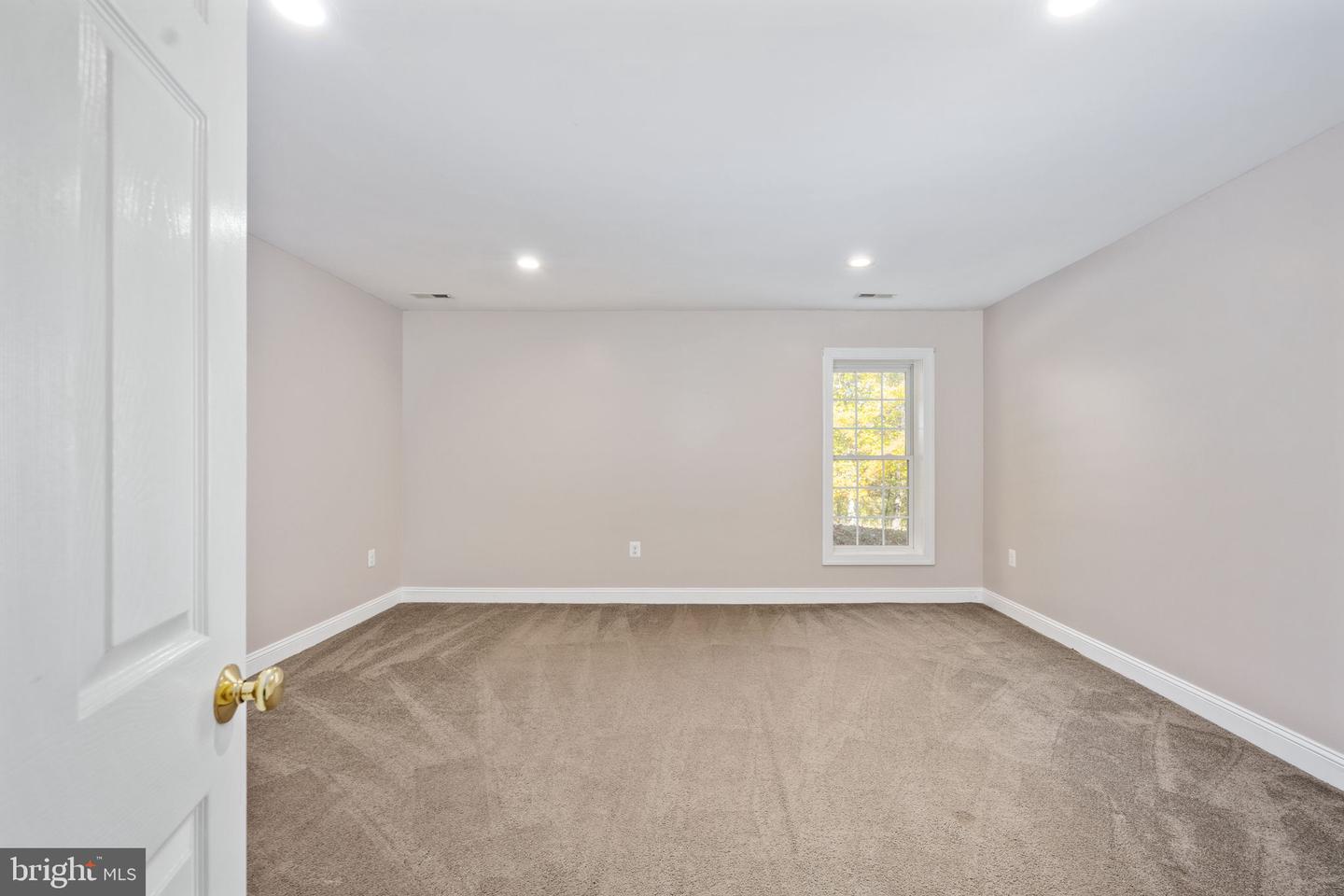 231 KIMBERWICK LN, STAFFORD, Virginia 22556, 6 Bedrooms Bedrooms, ,4 BathroomsBathrooms,Residential,For sale,231 KIMBERWICK LN,VAST2044632 MLS # VAST2044632