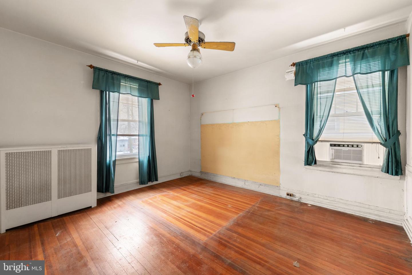 1702 WEBSTER ST NW, WASHINGTON, District Of Columbia 20011, 4 Bedrooms Bedrooms, ,2 BathroomsBathrooms,Residential,For sale,1702 WEBSTER ST NW,DCDC2234296 MLS # DCDC2234296