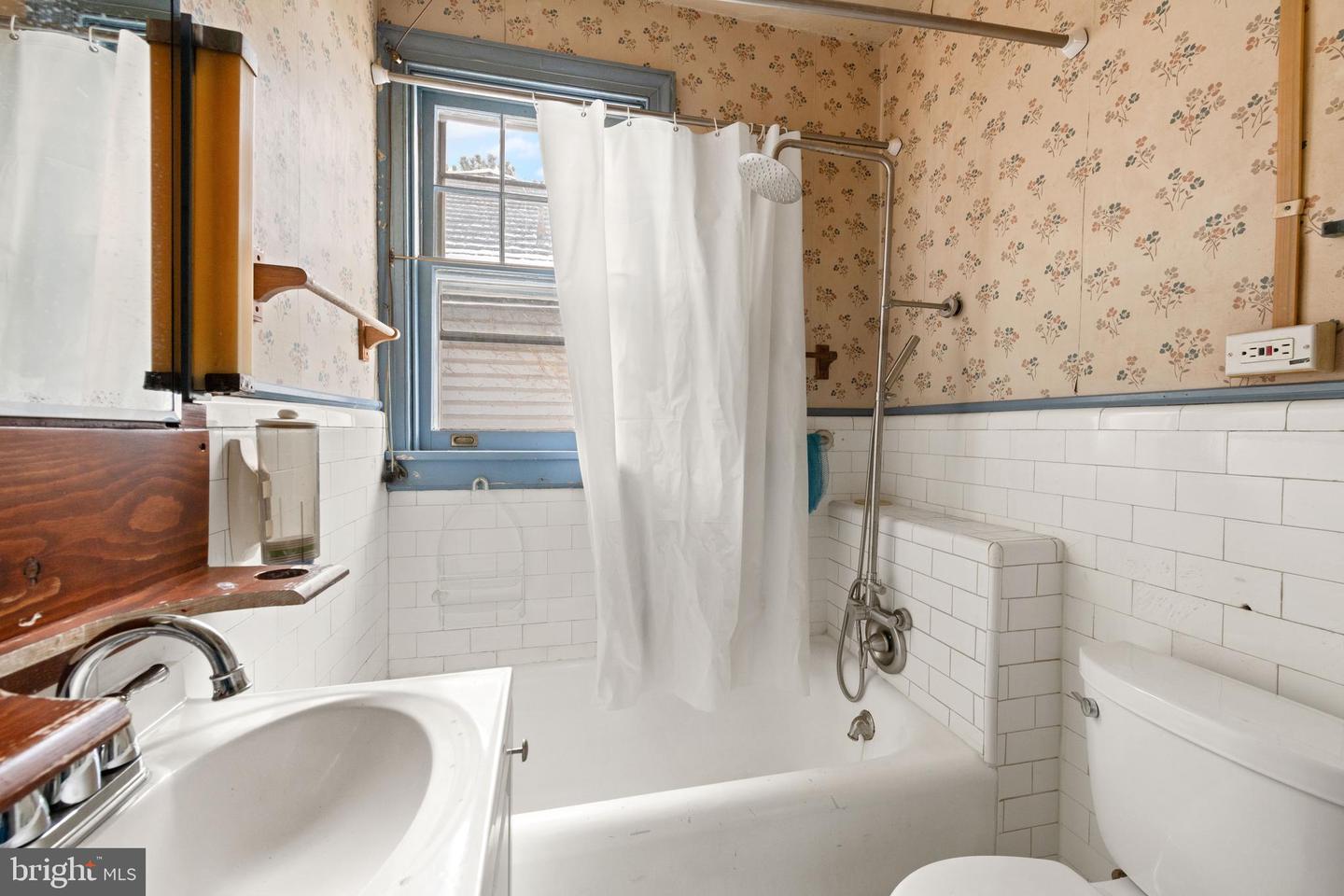 1702 WEBSTER ST NW, WASHINGTON, District Of Columbia 20011, 4 Bedrooms Bedrooms, ,2 BathroomsBathrooms,Residential,For sale,1702 WEBSTER ST NW,DCDC2234296 MLS # DCDC2234296