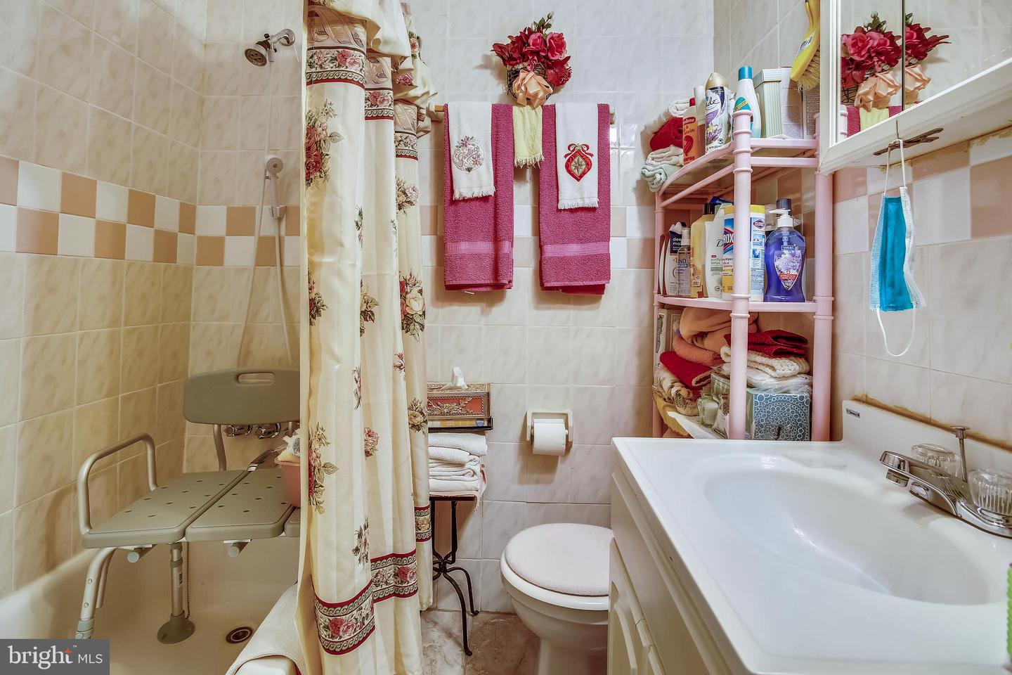 764 PARK RD NW, WASHINGTON, District Of Columbia 20010, 3 Bedrooms Bedrooms, ,2 BathroomsBathrooms,Residential,For sale,764 PARK RD NW,DCDC2234302 MLS # DCDC2234302