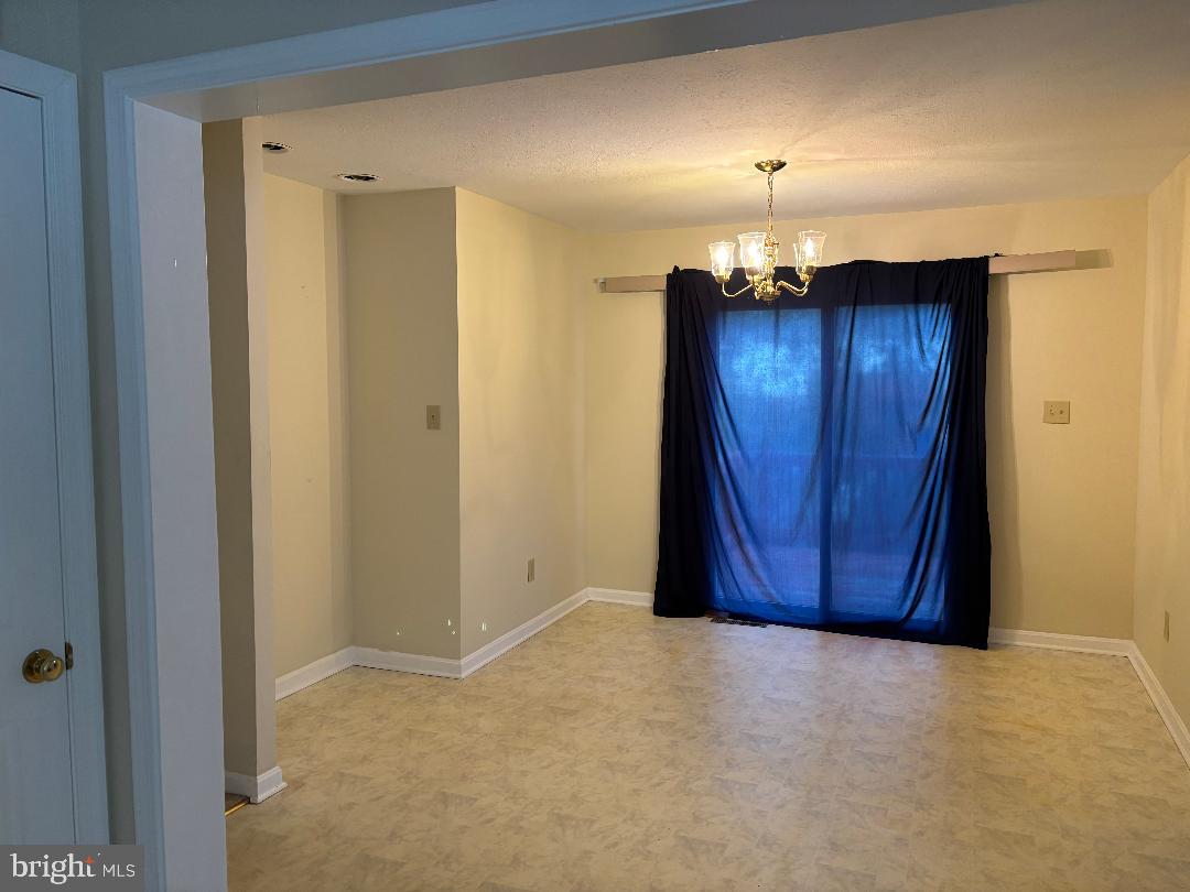 36 ASHLAWN CT, FRONT ROYAL, Virginia 22630, 4 Bedrooms Bedrooms, ,3 BathroomsBathrooms,Residential,For sale,36 ASHLAWN CT,VAWR2012938 MLS # VAWR2012938