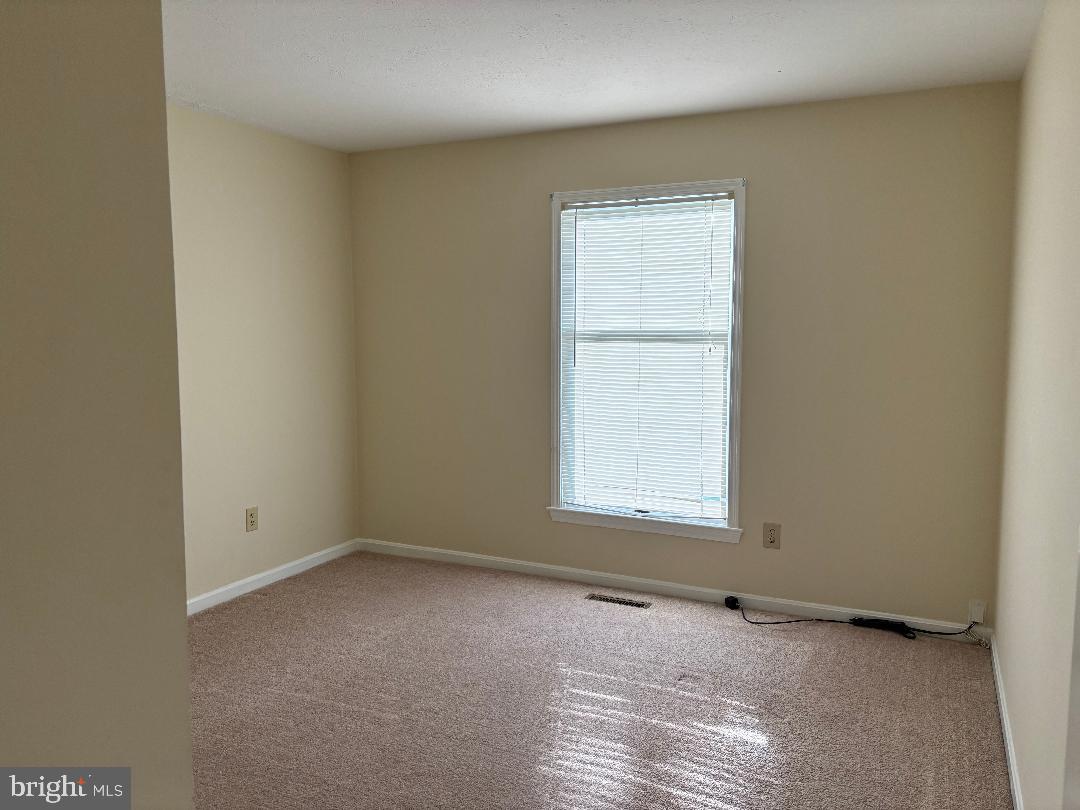 36 ASHLAWN CT, FRONT ROYAL, Virginia 22630, 4 Bedrooms Bedrooms, ,3 BathroomsBathrooms,Residential,For sale,36 ASHLAWN CT,VAWR2012938 MLS # VAWR2012938