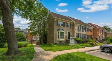 7349 ELDORADO CT, MCLEAN, Virginia 22102, 3 Bedrooms Bedrooms, ,3 BathroomsBathrooms,Residential,For sale,7349 ELDORADO CT,VAFX2282018 MLS # VAFX2282018