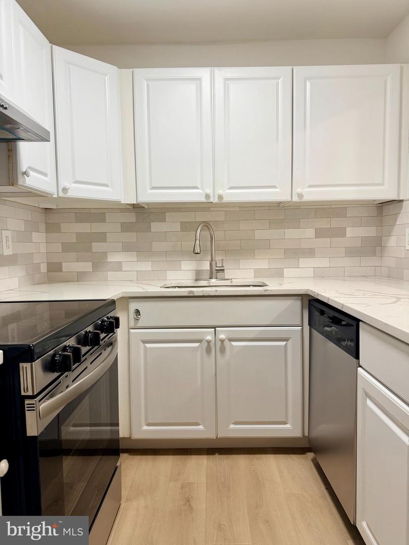 9618 INVERARY CT, LORTON, Virginia 22079, 3 Bedrooms Bedrooms, ,2 BathroomsBathrooms,Residential,For sale,9618 INVERARY CT,VAFX2282024 MLS # VAFX2282024 9618 INVERARY CT, LORTON, Virginia 22079, 3 Bedrooms Bedrooms, ,2 BathroomsBathrooms,Residential,For sale,9618 INVERARY CT,VAFX2282024 MLS # VAFX2282024