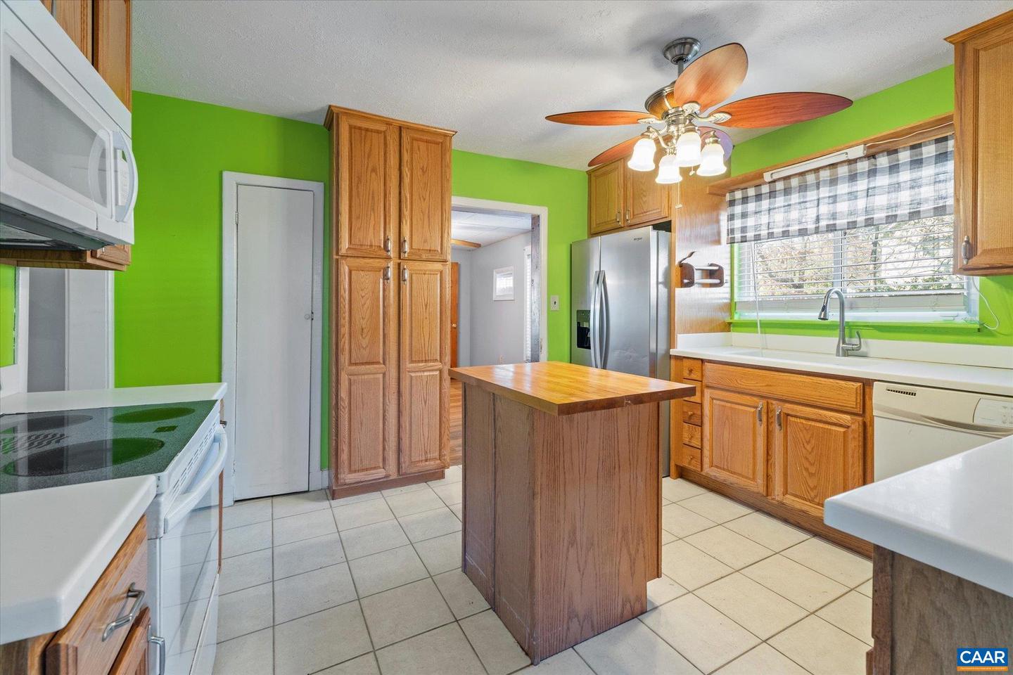 989 & 991 CROZET AVE, CROZET, Virginia 22932, 2 Bedrooms Bedrooms, ,3 BathroomsBathrooms,Residential,For sale,989 & 991 CROZET AVE,671724 MLS # 671724 989 & 991 CROZET AVE, CROZET, Virginia 22932, 2 Bedrooms Bedrooms, ,3 BathroomsBathrooms,Residential,For sale,989 & 991 CROZET AVE,671724 MLS # 671724