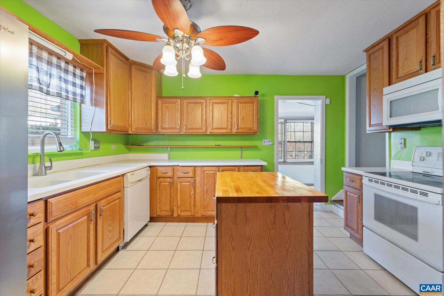 989 & 991 CROZET AVE, CROZET, Virginia 22932, 2 Bedrooms Bedrooms, ,3 BathroomsBathrooms,Residential,For sale,989 & 991 CROZET AVE,671724 MLS # 671724 989 & 991 CROZET AVE, CROZET, Virginia 22932, 2 Bedrooms Bedrooms, ,3 BathroomsBathrooms,Residential,For sale,989 & 991 CROZET AVE,671724 MLS # 671724