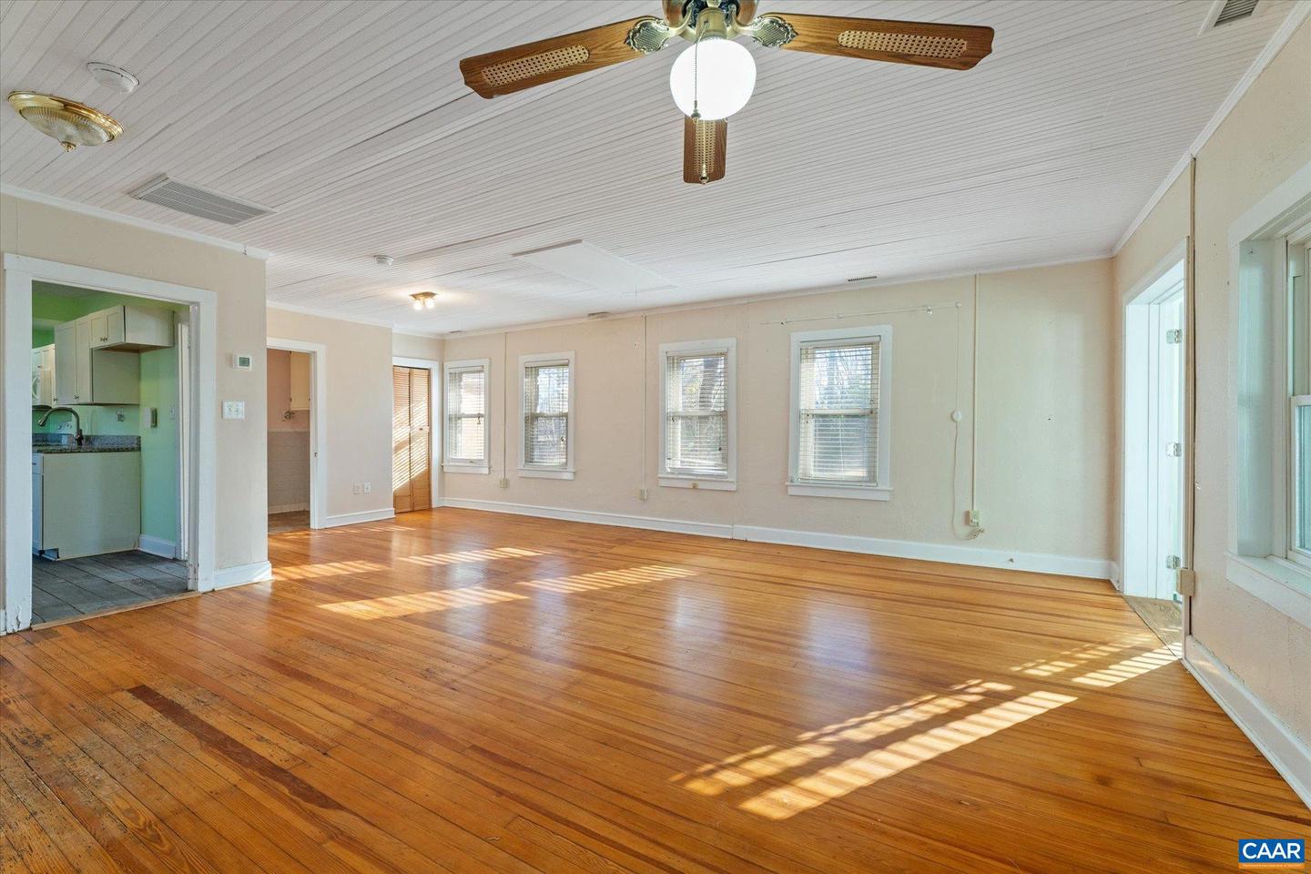 989 & 991 CROZET AVE, CROZET, Virginia 22932, 2 Bedrooms Bedrooms, ,3 BathroomsBathrooms,Residential,For sale,989 & 991 CROZET AVE,671724 MLS # 671724 989 & 991 CROZET AVE, CROZET, Virginia 22932, 2 Bedrooms Bedrooms, ,3 BathroomsBathrooms,Residential,For sale,989 & 991 CROZET AVE,671724 MLS # 671724