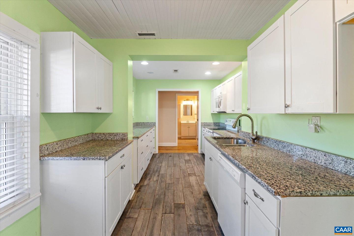 989 & 991 CROZET AVE, CROZET, Virginia 22932, 2 Bedrooms Bedrooms, ,3 BathroomsBathrooms,Residential,For sale,989 & 991 CROZET AVE,671724 MLS # 671724 989 & 991 CROZET AVE, CROZET, Virginia 22932, 2 Bedrooms Bedrooms, ,3 BathroomsBathrooms,Residential,For sale,989 & 991 CROZET AVE,671724 MLS # 671724