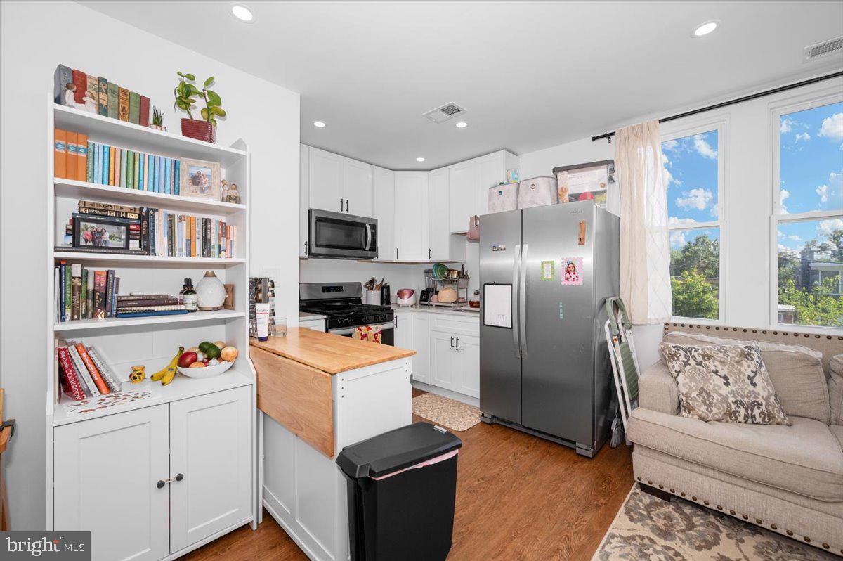 211 WEBSTER ST NE, WASHINGTON, District Of Columbia 20011, 6 Bedrooms Bedrooms, ,4 BathroomsBathrooms,Residential,For sale,211 WEBSTER ST NE,DCDC2234370 MLS # DCDC2234370