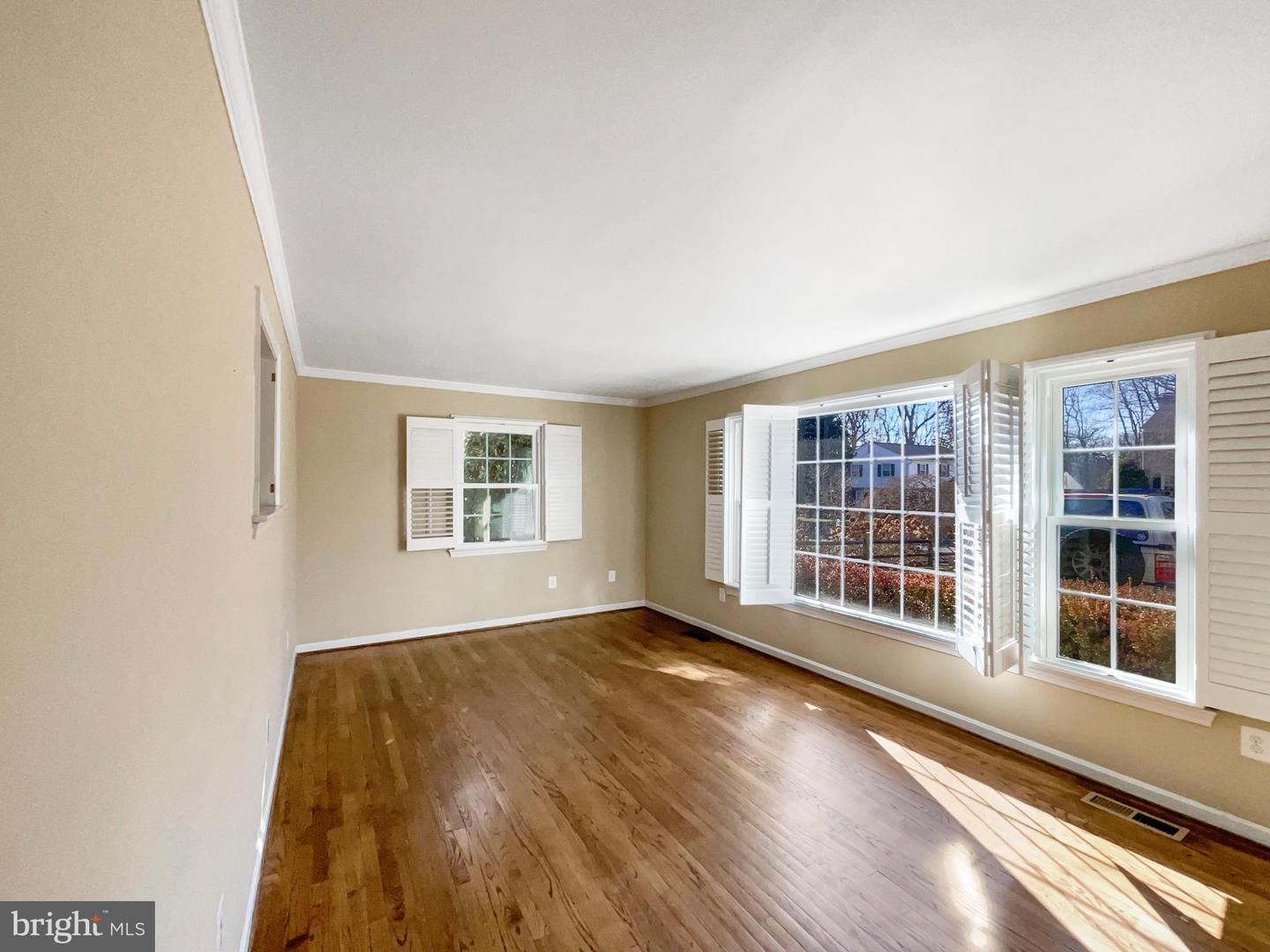 5815 JANE WAY, ALEXANDRIA, Virginia 22310, 6 Bedrooms Bedrooms, ,4 BathroomsBathrooms,Residential,For sale,5815 JANE WAY,VAFX2282062 MLS # VAFX2282062 5815 JANE WAY, ALEXANDRIA, Virginia 22310, 6 Bedrooms Bedrooms, ,4 BathroomsBathrooms,Residential,For sale,5815 JANE WAY,VAFX2282062 MLS # VAFX2282062