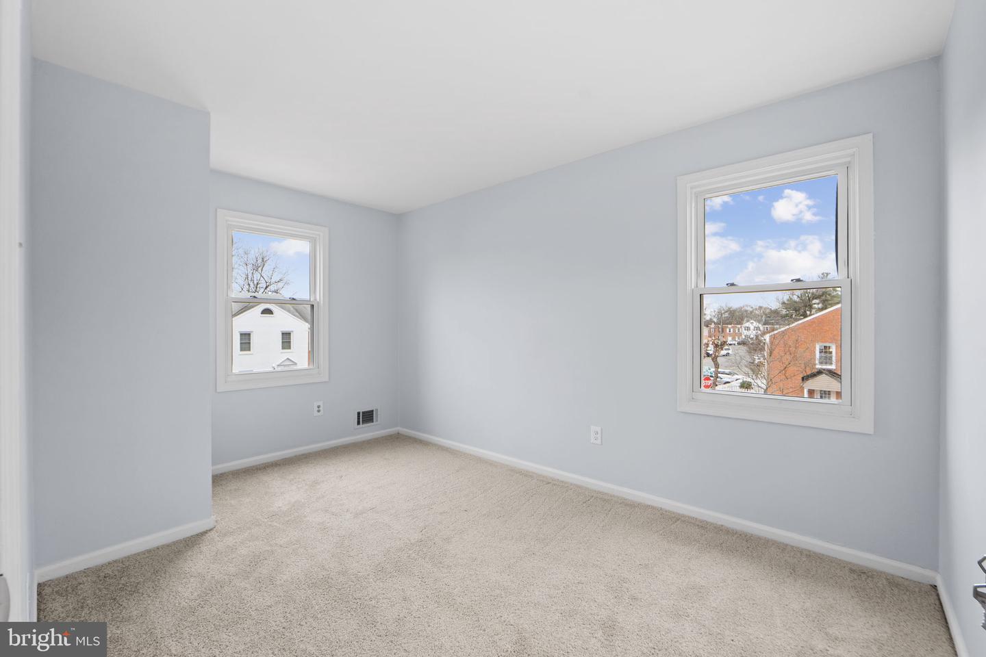 9636 ASPEN PL, MANASSAS, Virginia 20110, 4 Bedrooms Bedrooms, ,3 BathroomsBathrooms,Residential,For sale,9636 ASPEN PL,VAMN2009794 MLS # VAMN2009794