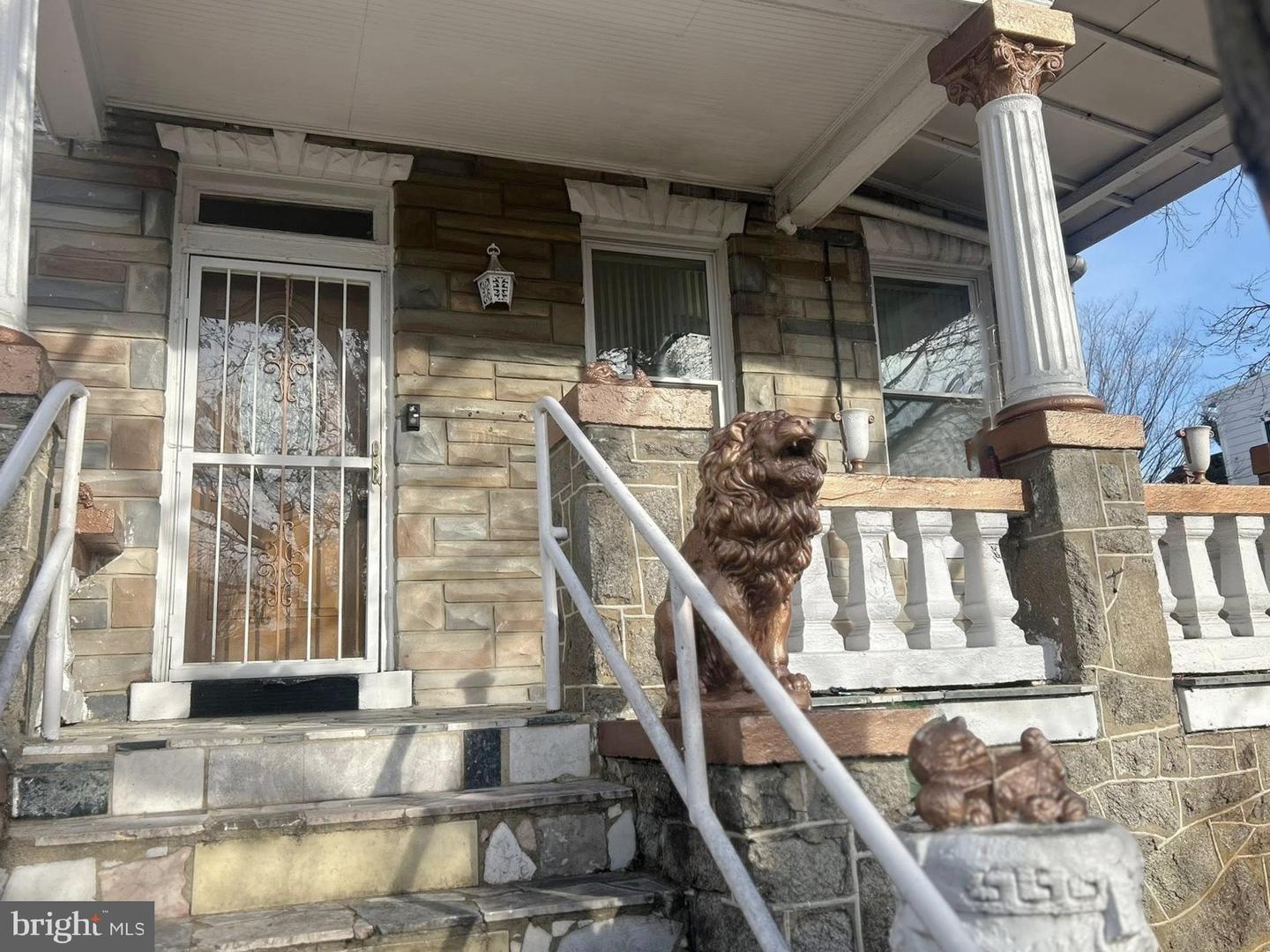 118 V ST NE, WASHINGTON, District Of Columbia 20002, 4 Bedrooms Bedrooms, ,2 BathroomsBathrooms,Residential,For sale,118 V ST NE,DCDC2234396 MLS # DCDC2234396