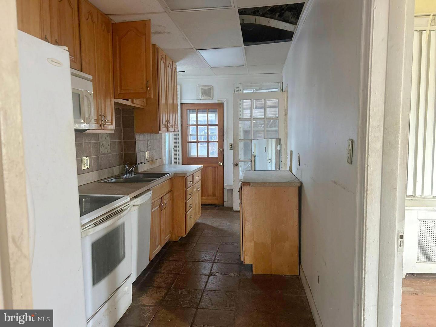 118 V ST NE, WASHINGTON, District Of Columbia 20002, 4 Bedrooms Bedrooms, ,2 BathroomsBathrooms,Residential,For sale,118 V ST NE,DCDC2234396 MLS # DCDC2234396