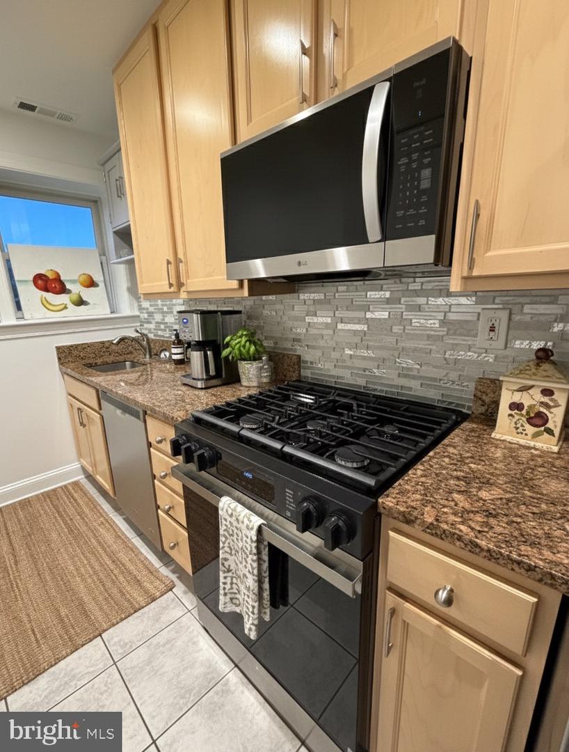 1827 1ST ST NW #1, WASHINGTON, District Of Columbia 20001, 2 Bedrooms Bedrooms, ,2 BathroomsBathrooms,Residential,For sale,1827 1ST ST NW #1,DCDC2234404 MLS # DCDC2234404