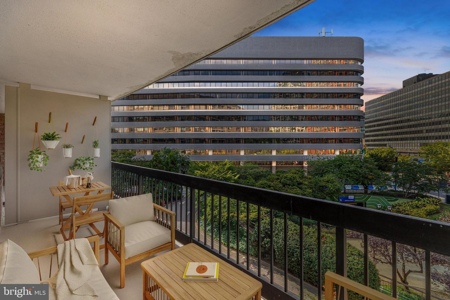 1805 CRYSTAL DR #318S, ARLINGTON, Virginia 22202, 2 Bedrooms Bedrooms, ,2 BathroomsBathrooms,Residential,For sale,1805 CRYSTAL DR #318S,VAAR2063514 MLS # VAAR2063514