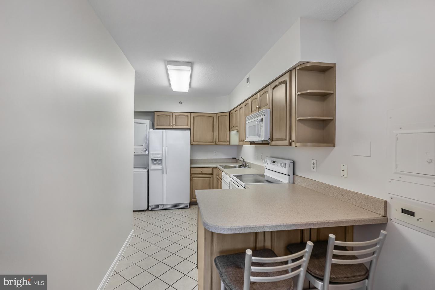 1805 CRYSTAL DR #318S, ARLINGTON, Virginia 22202, 2 Bedrooms Bedrooms, ,2 BathroomsBathrooms,Residential,For sale,1805 CRYSTAL DR #318S,VAAR2063514 MLS # VAAR2063514