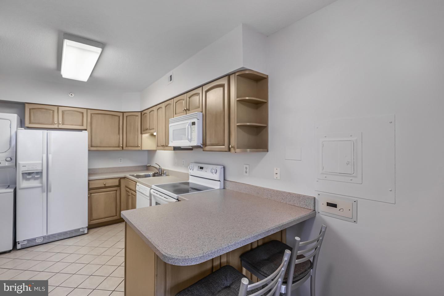 1805 CRYSTAL DR #318S, ARLINGTON, Virginia 22202, 2 Bedrooms Bedrooms, ,2 BathroomsBathrooms,Residential,For sale,1805 CRYSTAL DR #318S,VAAR2063514 MLS # VAAR2063514