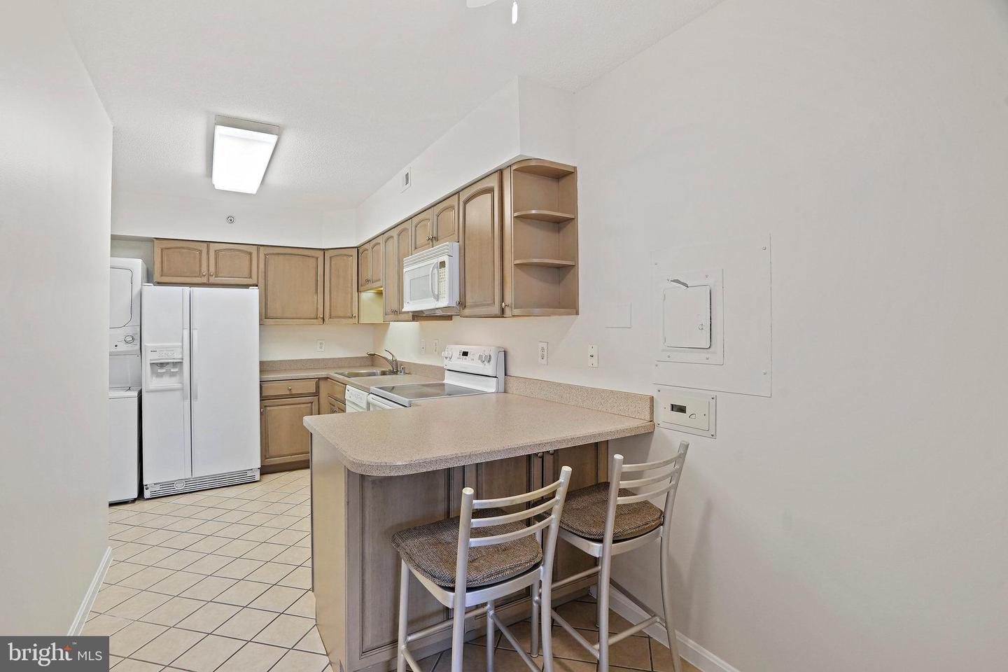 1805 CRYSTAL DR #318S, ARLINGTON, Virginia 22202, 2 Bedrooms Bedrooms, ,2 BathroomsBathrooms,Residential,For sale,1805 CRYSTAL DR #318S,VAAR2063514 MLS # VAAR2063514