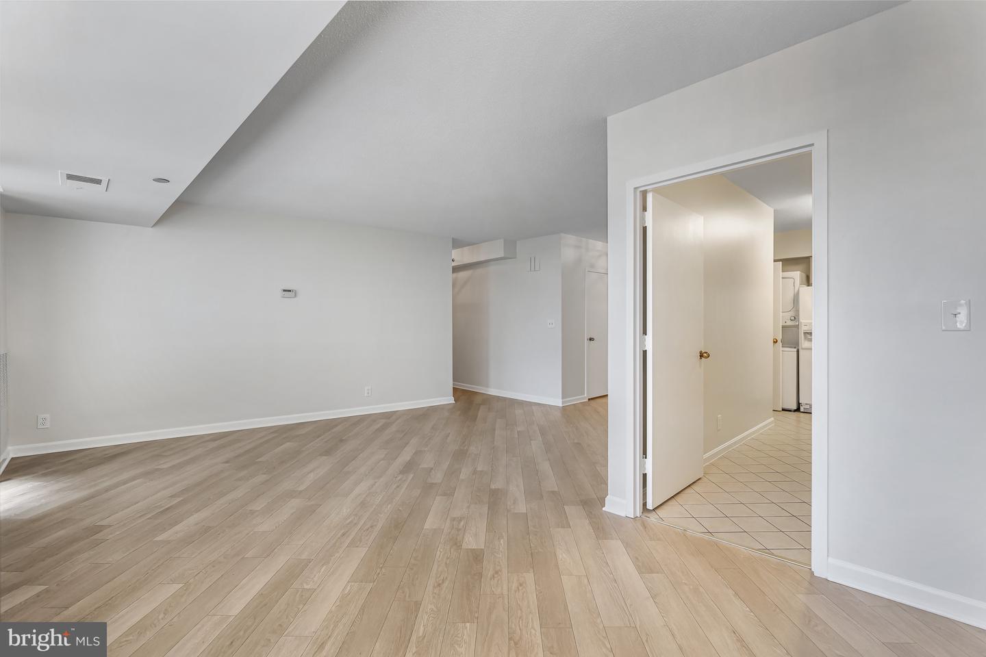 1805 CRYSTAL DR #318S, ARLINGTON, Virginia 22202, 2 Bedrooms Bedrooms, ,2 BathroomsBathrooms,Residential,For sale,1805 CRYSTAL DR #318S,VAAR2063514 MLS # VAAR2063514