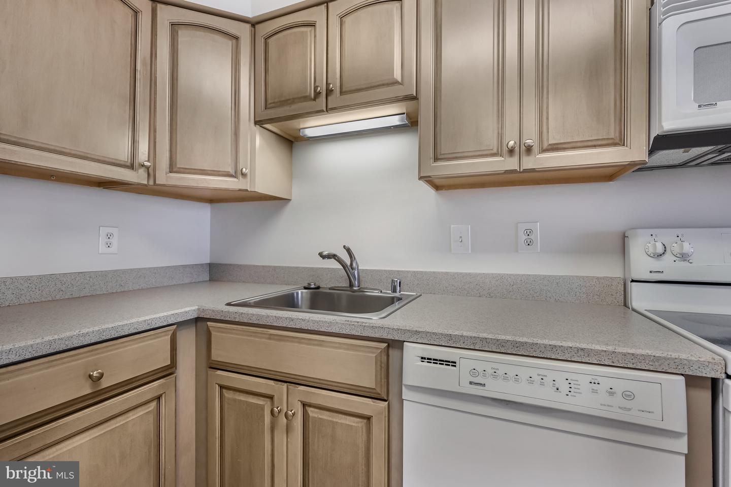 1805 CRYSTAL DR #318S, ARLINGTON, Virginia 22202, 2 Bedrooms Bedrooms, ,2 BathroomsBathrooms,Residential,For sale,1805 CRYSTAL DR #318S,VAAR2063514 MLS # VAAR2063514