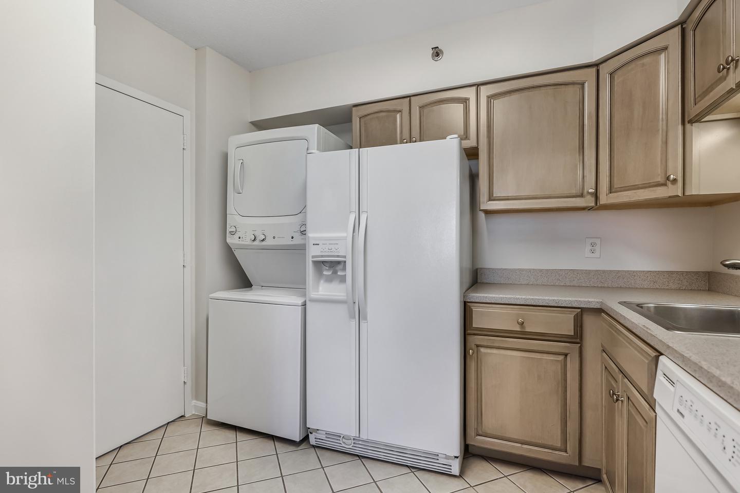 1805 CRYSTAL DR #318S, ARLINGTON, Virginia 22202, 2 Bedrooms Bedrooms, ,2 BathroomsBathrooms,Residential,For sale,1805 CRYSTAL DR #318S,VAAR2063514 MLS # VAAR2063514