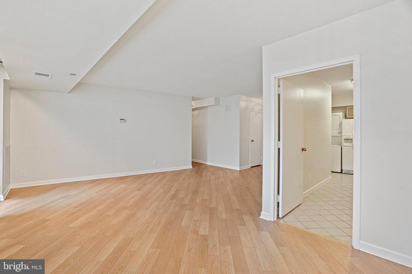 1805 CRYSTAL DR #318S, ARLINGTON, Virginia 22202, 2 Bedrooms Bedrooms, ,2 BathroomsBathrooms,Residential,For sale,1805 CRYSTAL DR #318S,VAAR2063514 MLS # VAAR2063514