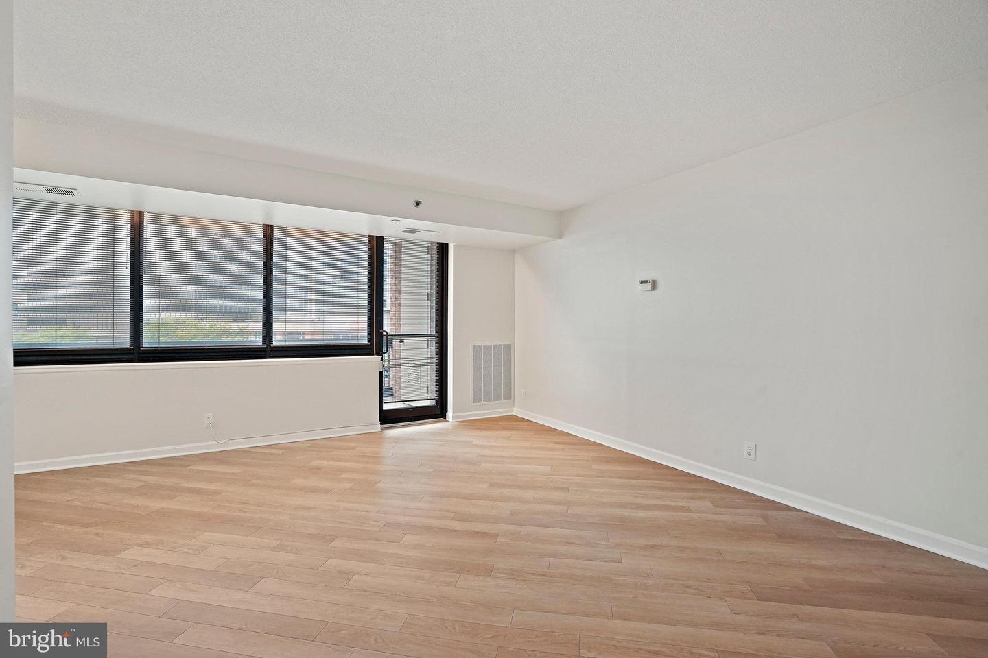 1805 CRYSTAL DR #318S, ARLINGTON, Virginia 22202, 2 Bedrooms Bedrooms, ,2 BathroomsBathrooms,Residential,For sale,1805 CRYSTAL DR #318S,VAAR2063514 MLS # VAAR2063514