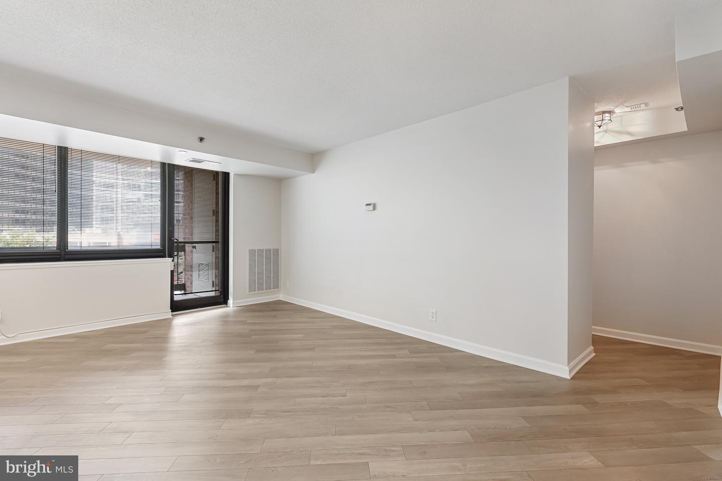 1805 CRYSTAL DR #318S, ARLINGTON, Virginia 22202, 2 Bedrooms Bedrooms, ,2 BathroomsBathrooms,Residential,For sale,1805 CRYSTAL DR #318S,VAAR2063514 MLS # VAAR2063514