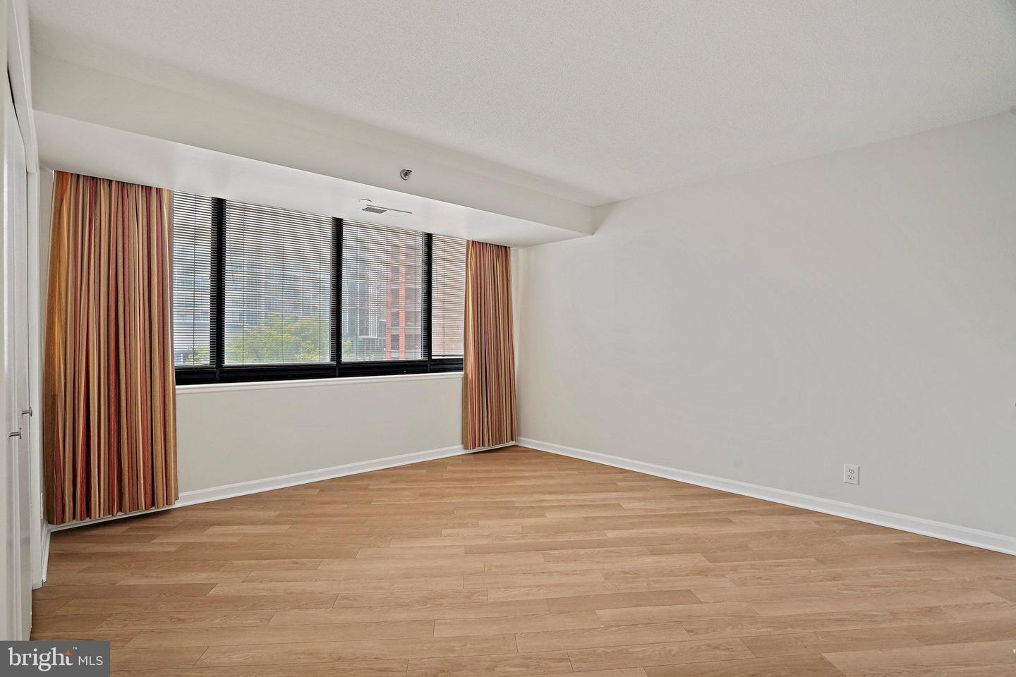 1805 CRYSTAL DR #318S, ARLINGTON, Virginia 22202, 2 Bedrooms Bedrooms, ,2 BathroomsBathrooms,Residential,For sale,1805 CRYSTAL DR #318S,VAAR2063514 MLS # VAAR2063514