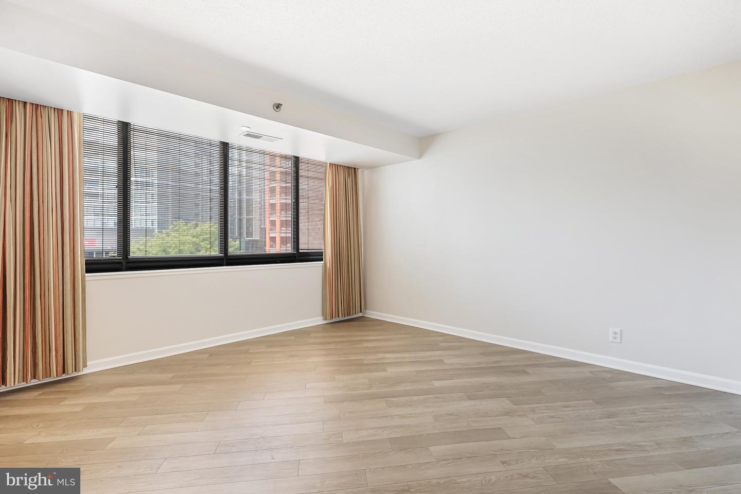 1805 CRYSTAL DR #318S, ARLINGTON, Virginia 22202, 2 Bedrooms Bedrooms, ,2 BathroomsBathrooms,Residential,For sale,1805 CRYSTAL DR #318S,VAAR2063514 MLS # VAAR2063514