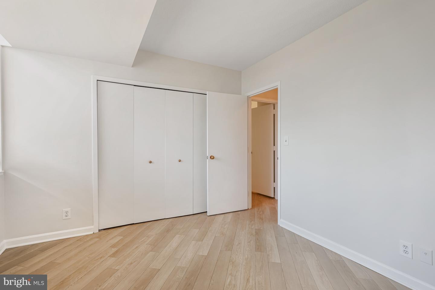 1805 CRYSTAL DR #318S, ARLINGTON, Virginia 22202, 2 Bedrooms Bedrooms, ,2 BathroomsBathrooms,Residential,For sale,1805 CRYSTAL DR #318S,VAAR2063514 MLS # VAAR2063514