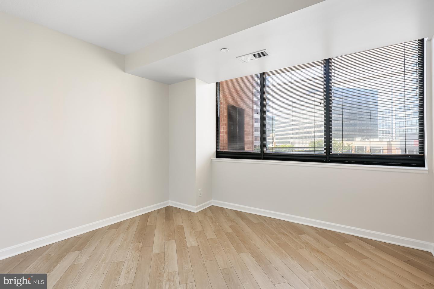 1805 CRYSTAL DR #318S, ARLINGTON, Virginia 22202, 2 Bedrooms Bedrooms, ,2 BathroomsBathrooms,Residential,For sale,1805 CRYSTAL DR #318S,VAAR2063514 MLS # VAAR2063514