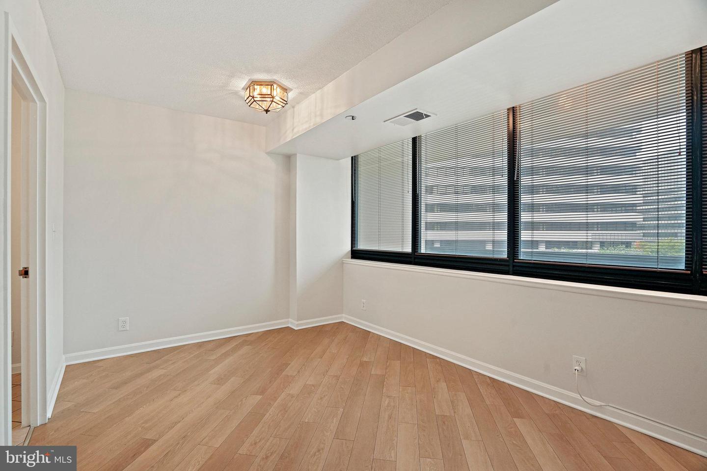 1805 CRYSTAL DR #318S, ARLINGTON, Virginia 22202, 2 Bedrooms Bedrooms, ,2 BathroomsBathrooms,Residential,For sale,1805 CRYSTAL DR #318S,VAAR2063514 MLS # VAAR2063514