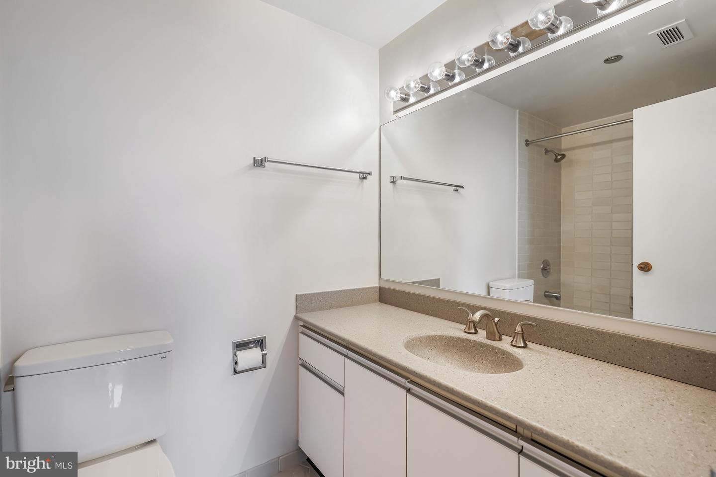 1805 CRYSTAL DR #318S, ARLINGTON, Virginia 22202, 2 Bedrooms Bedrooms, ,2 BathroomsBathrooms,Residential,For sale,1805 CRYSTAL DR #318S,VAAR2063514 MLS # VAAR2063514